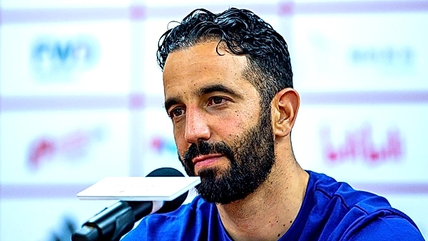 Man United tipped to rapidly accelerate move for £67m-rated striker and 'submit offer' to sign top target