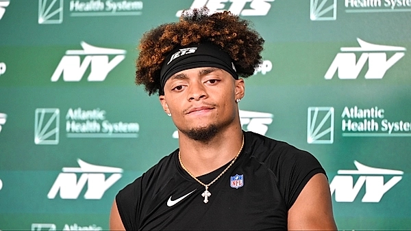 “Justin Fields Is Quiet, He’s Soft Spoken”: NFL Analyst Urges the New Jets QB to Be a More Vocal Leader